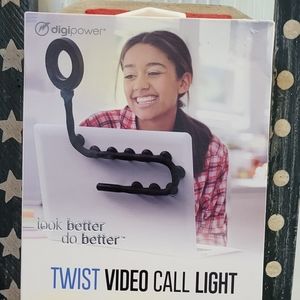 DigiPower: ***NEW***Twist Video Call Light FOR YOUR LAPTOP OR DESKTOP